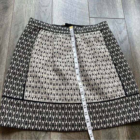 J. Crew Textured Jacquard Block Print Black and White Graphic Mini Skirt Size 8 - Picture 6 of 11